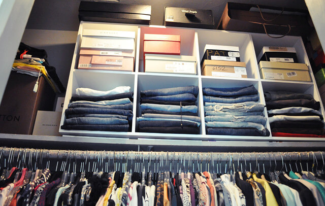 organize smart ways clear clutter closet