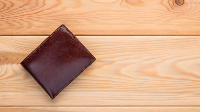 maintenance-tips-mens-leather-wallet maintenance tips mens leather wallet