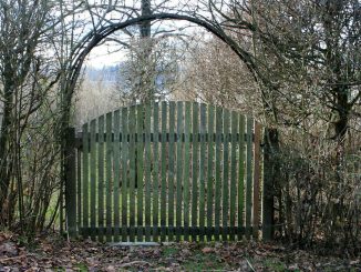 how to build timber gate
